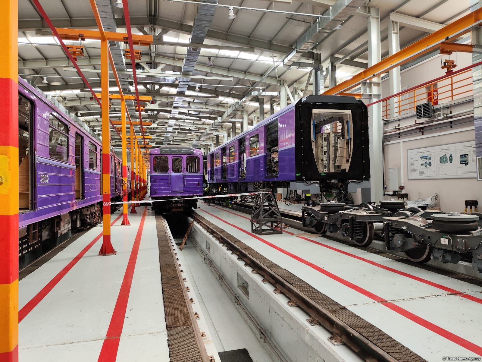 Bakı Metropoliteni qatar parkını 20 yeni nəsil vaqonla gücləndirir (FOTO)