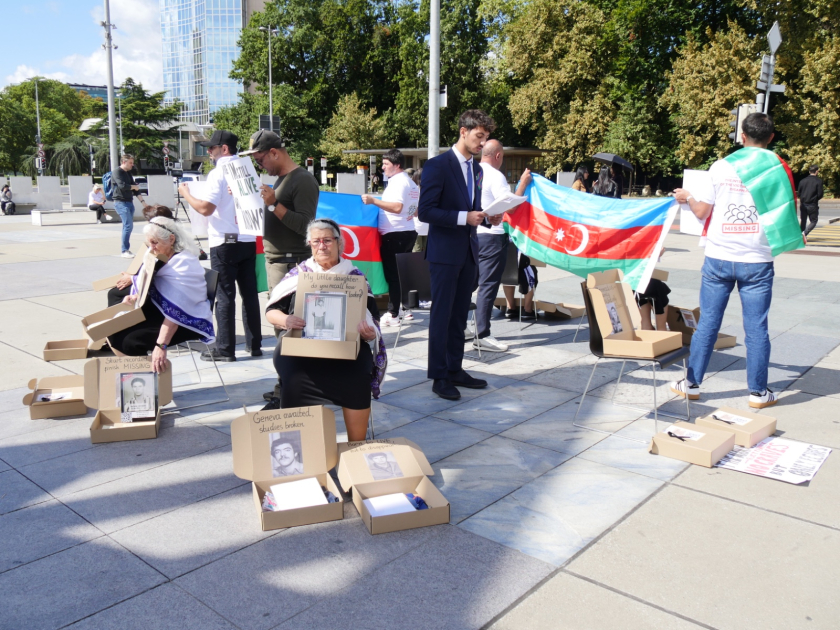 Azərbaycanlı itkinlərin ailə üzvləri ilk dəfə xarici ölkədə aksiya keçirib (FOTO/VİDEO)
