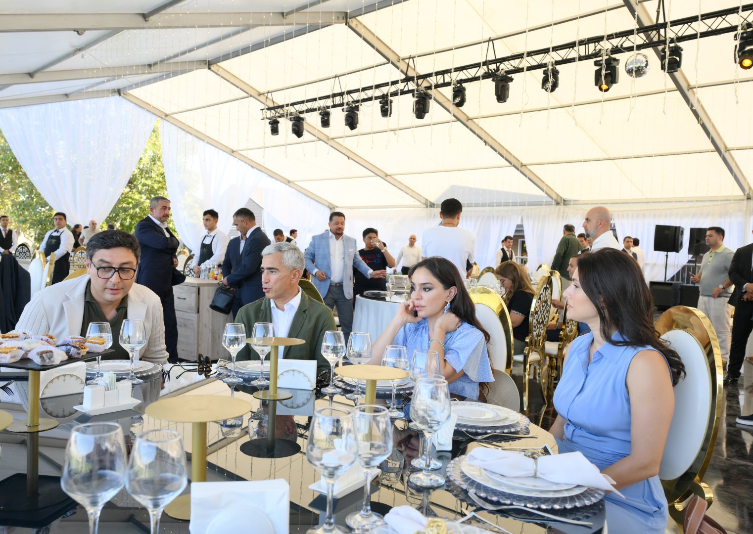 “At gücü” - klassik avtomobillərin yürüşü və çövkən oyunu keçirilib (FOTO)