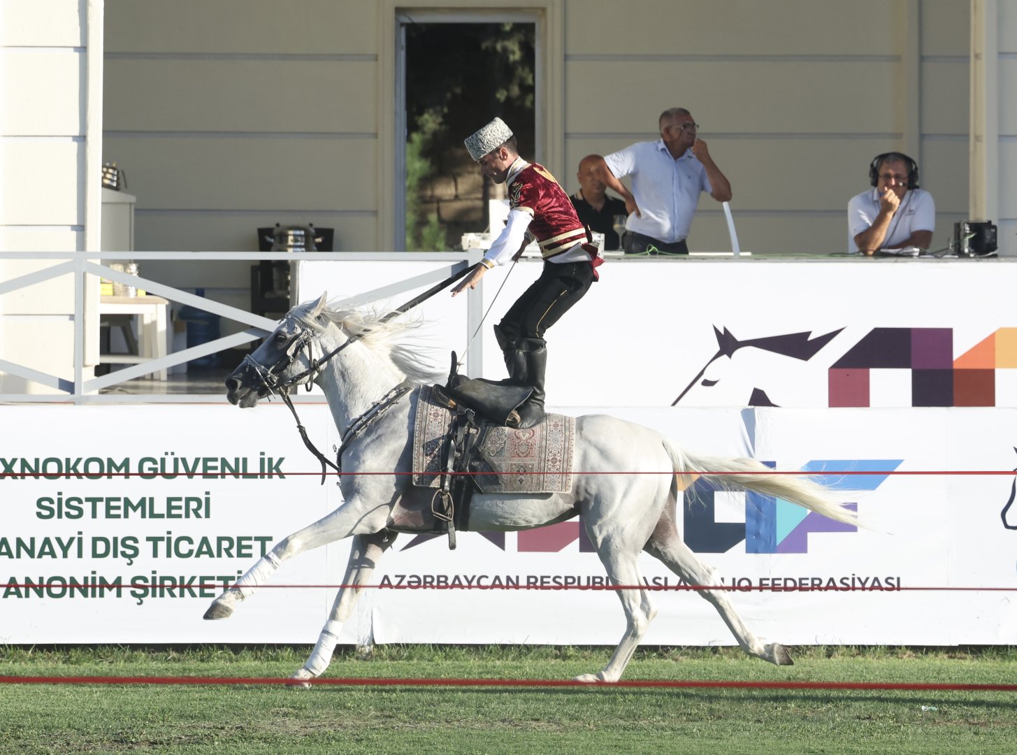 “At gücü” - klassik avtomobillərin yürüşü və çövkən oyunu keçirilib (FOTO)