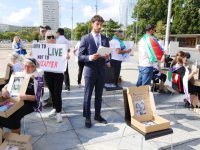 Azərbaycanlı itkinlərin ailə üzvləri ilk dəfə xarici ölkədə aksiya keçirib (FOTO/VİDEO)