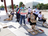 Azərbaycanlı itkinlərin ailə üzvləri ilk dəfə xarici ölkədə aksiya keçirib (FOTO/VİDEO)