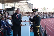 Azərbaycan müdafiə naziri Türkiyədə hərbi məktəblərin buraxılış mərasimlərində iştirak edib (FOTO)