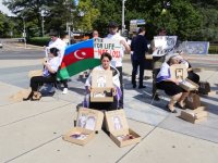 Azərbaycanlı itkinlərin ailə üzvləri ilk dəfə xarici ölkədə aksiya keçirib (FOTO/VİDEO)