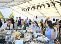 “At gücü” - klassik avtomobillərin yürüşü və çövkən oyunu keçirilib (FOTO)