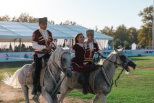 “At gücü” - klassik avtomobillərin yürüşü və çövkən oyunu keçirilib (FOTO)