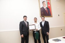 Xaçmazda tələbə adını qazanan şəhid övladları və 600-dən yüksək bal toplayan məzunlarla görüş keçirilib (FOTO)