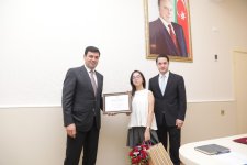 Xaçmazda tələbə adını qazanan şəhid övladları və 600-dən yüksək bal toplayan məzunlarla görüş keçirilib (FOTO)