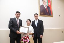 Xaçmazda tələbə adını qazanan şəhid övladları və 600-dən yüksək bal toplayan məzunlarla görüş keçirilib (FOTO)