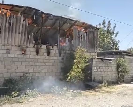 Ağcabədidə fermada yanğın baş verib (FOTO)