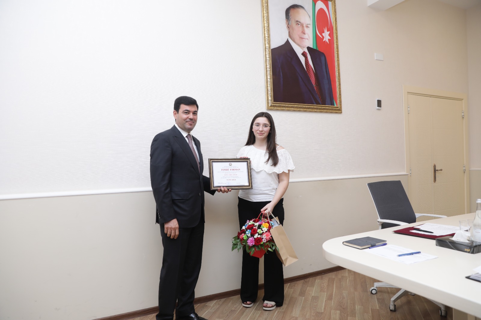 Xaçmazda tələbə adını qazanan şəhid övladları və 600-dən yüksək bal toplayan məzunlarla görüş keçirilib (FOTO)