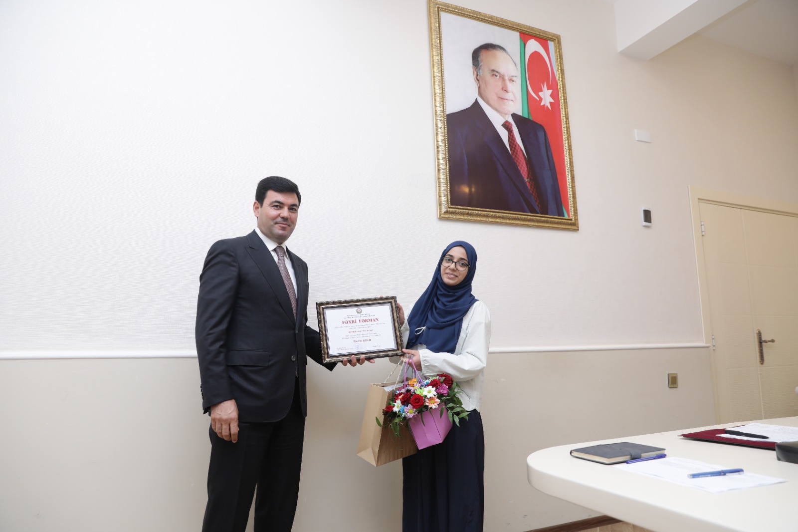 Xaçmazda tələbə adını qazanan şəhid övladları və 600-dən yüksək bal toplayan məzunlarla görüş keçirilib (FOTO)