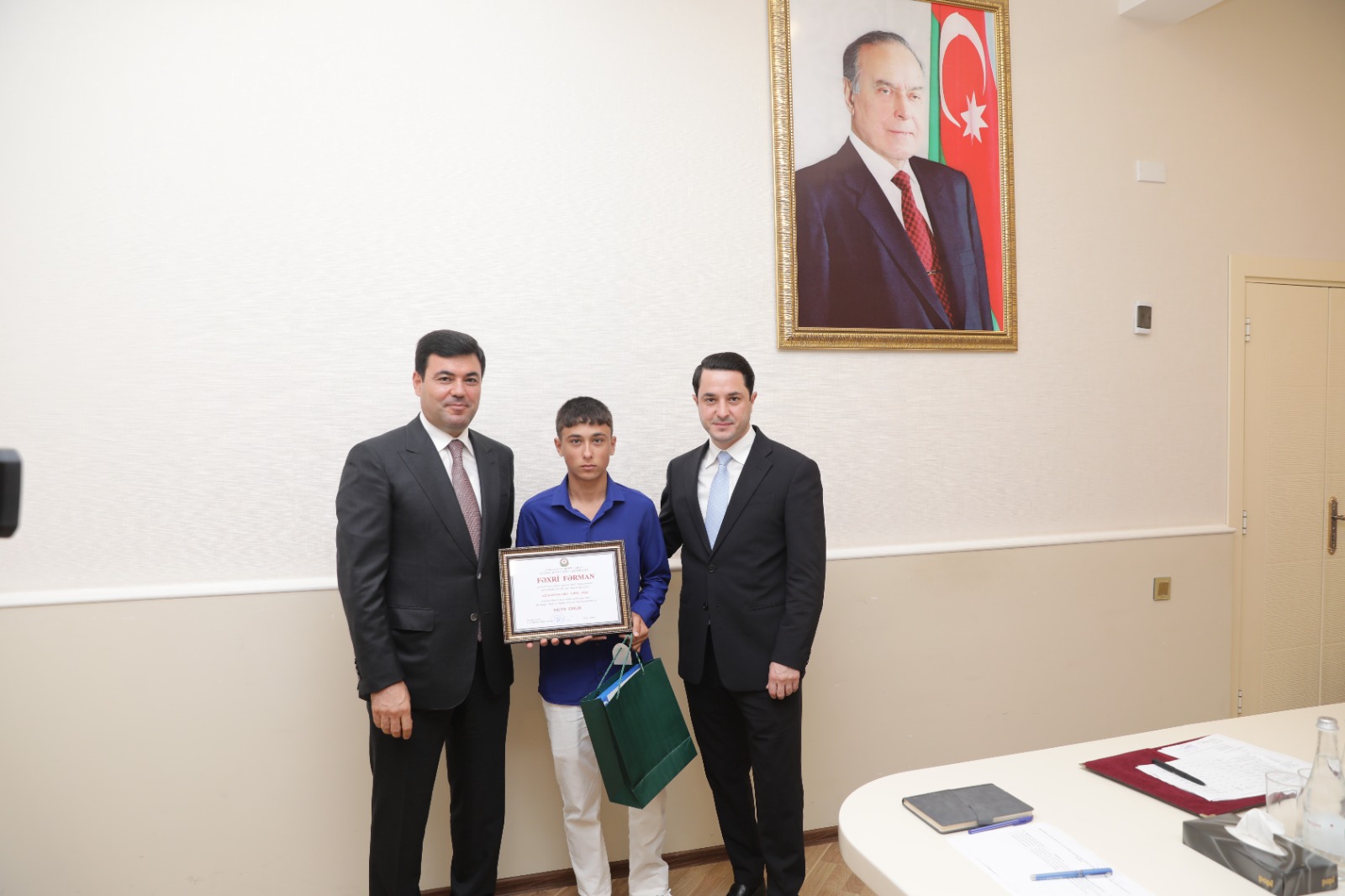 Xaçmazda tələbə adını qazanan şəhid övladları və 600-dən yüksək bal toplayan məzunlarla görüş keçirilib (FOTO)