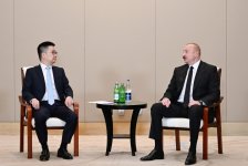 Prezident İlham Əliyev Tiencində "Sichian Sunsync Photovoltaic Technology Co" şirkətinin təsisçisi və sədri ilə görüşüb (FOTO/VİDEO)