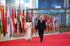 Prezident İlham Əliyev və Birinci xanım Mehriban Əliyeva Tiencində dövlət və hökumət başçılarının və xanımlarının şərəfinə ziyafətdə iştirak ediblər (FOTO/VİDEO)