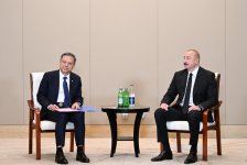 Prezident İlham Əliyev Tiencində "China Energy Engineering Corporation Limited" şirkətinin rəhbəri vəzifəsini icra edən Ni Cen ilə görüşüb (FOTO/VİDEO)