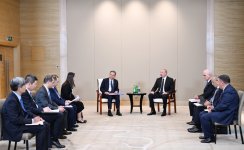 Prezident İlham Əliyev Tiencində "China Energy Engineering Corporation Limited" şirkətinin rəhbəri vəzifəsini icra edən Ni Cen ilə görüşüb (FOTO/VİDEO)