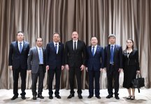 Prezident İlham Əliyev Tiencində "China Energy Engineering Corporation Limited" şirkətinin rəhbəri vəzifəsini icra edən Ni Cen ilə görüşüb (FOTO/VİDEO)