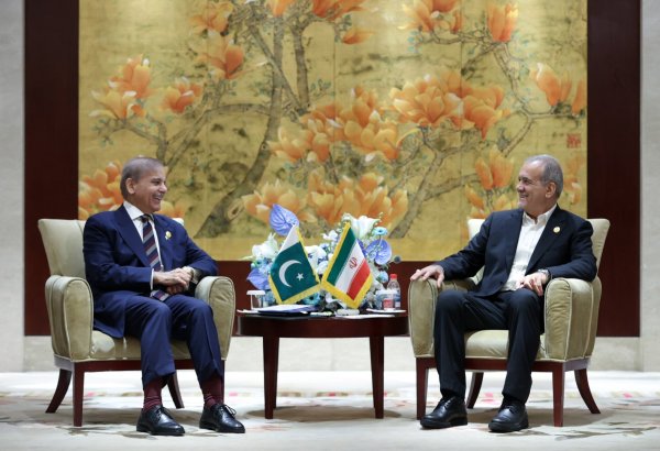 Pakistan və İran regionda sülhün bərqərar olması səylərini müzakirə ediblər