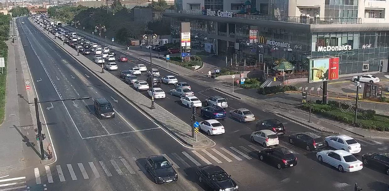 Sürücülərin NƏZƏRİNƏ: Bakıda bu yollarda sıxlıq var - SİYAHI (FOTO)