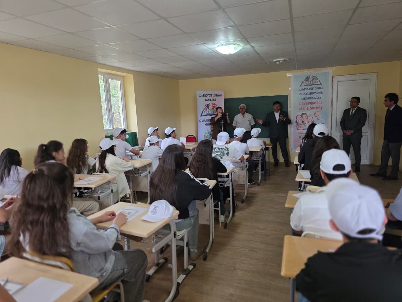 Gürcüstanda yaşayan azərbaycanlı gənclər yay düşərgəsində (FOTO)