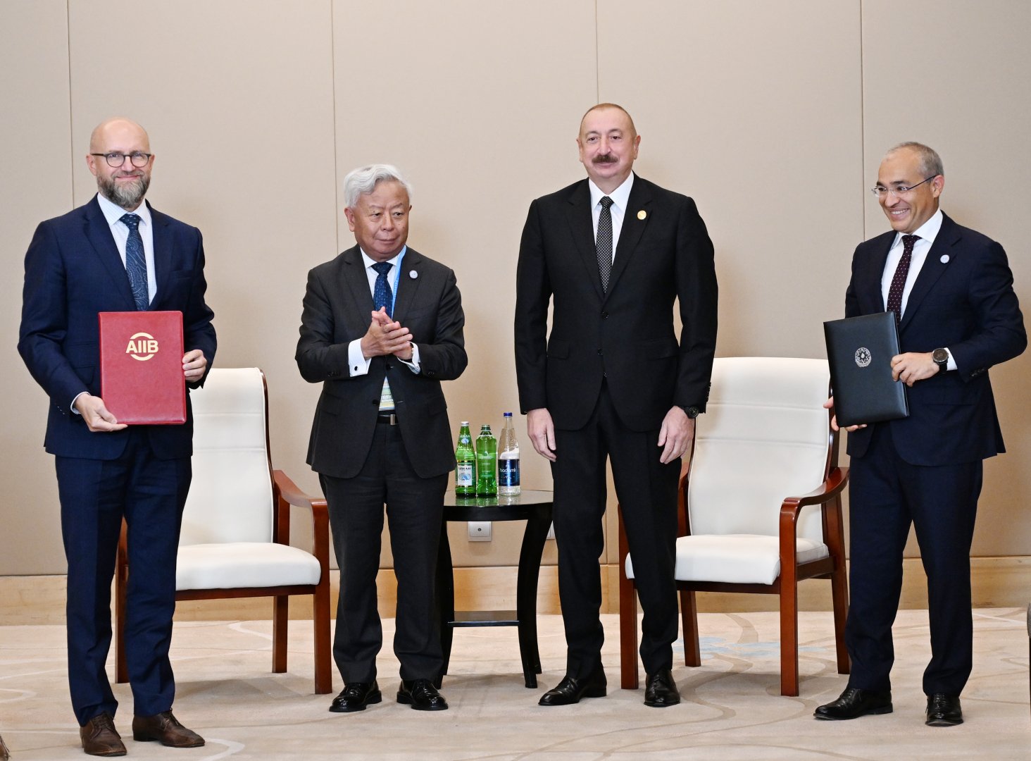 Prezident İlham Əliyev Tiencində Asiya İnfrastruktur İnvestisiya Bankının prezidenti ilə görüşüb (FOTO/VİDEO)