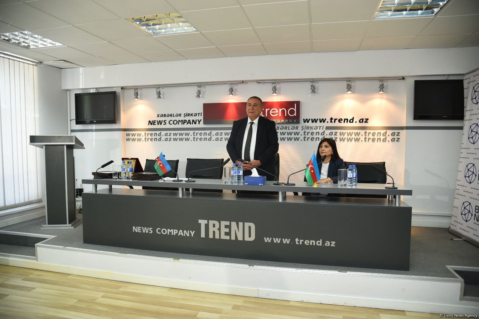 Mətbuat Şurası Trend İnformasiya Agentliyinin əməkdaşlarını 30 illik yubiley münasibətilə təltif edib (FOTO)