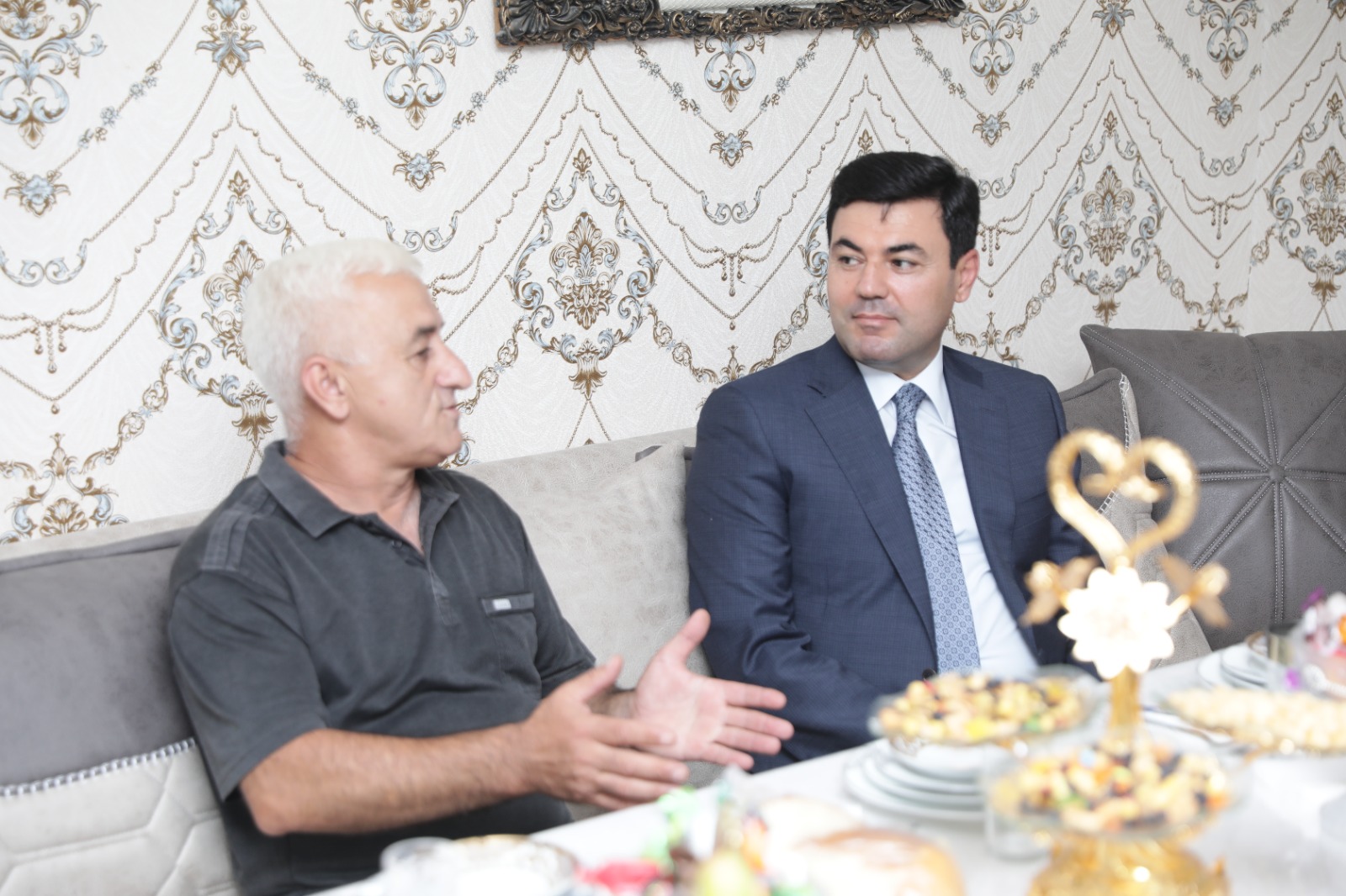 Xaçmazın Uzunoba kəndində şəhid Ehtiram Heydərovun ailəsi ziyarət olunub (FOTO)