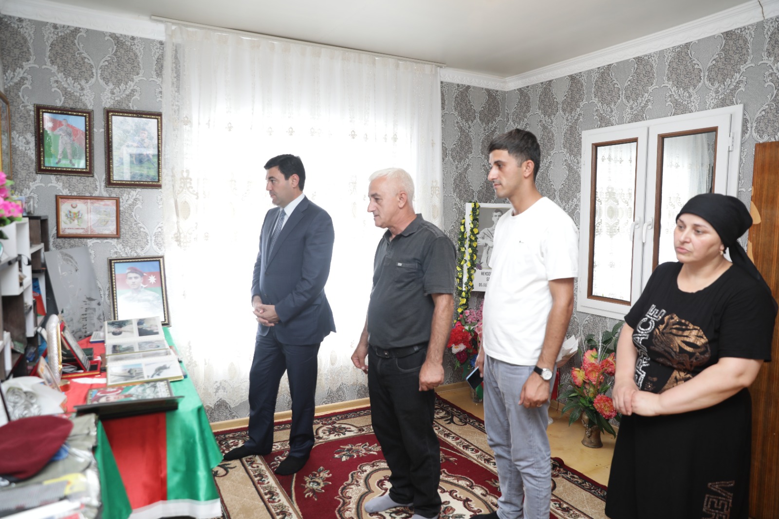 Xaçmazın Uzunoba kəndində şəhid Ehtiram Heydərovun ailəsi ziyarət olunub (FOTO)