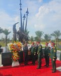 Müdafiə naziri Vyetnamda rəsmi səfərdədir (FOTO)