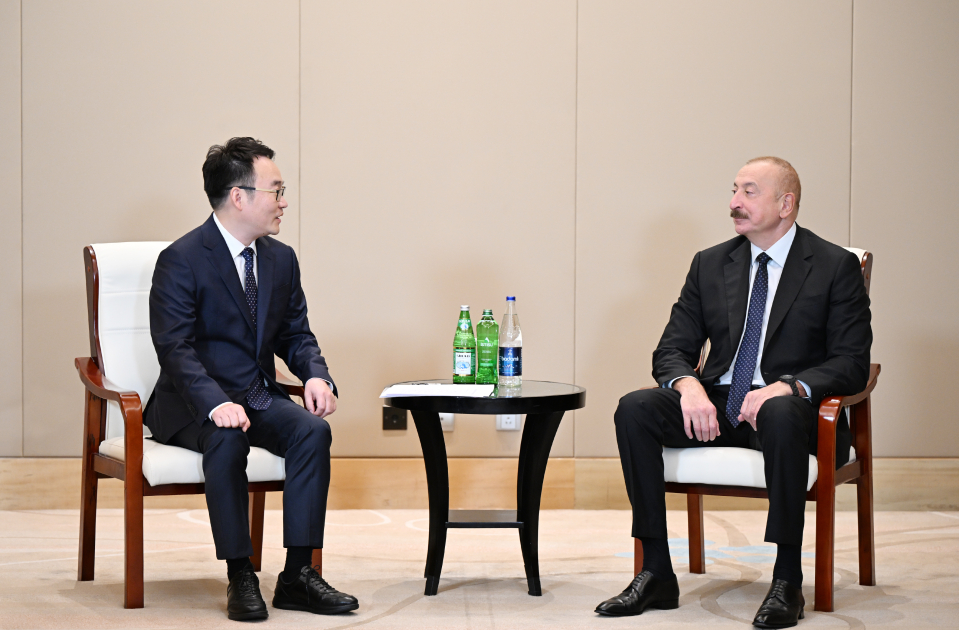 Prezident İlham Əliyev Tiencin şəhərində “Powerchina group” şirkətlər qrupunun icraçı vitse-prezidenti ilə görüşüb (FOTO)