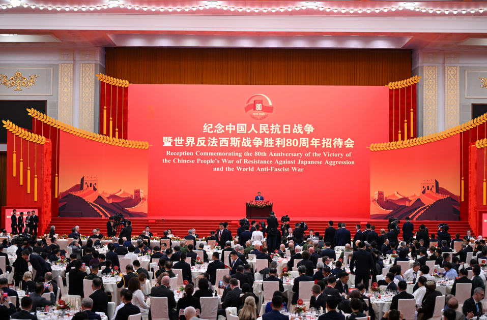 Prezident İlham Əliyev və Birinci xanım Mehriban Əliyeva Pekində keçirilən paradda iştirak edən nümayəndə heyətlərinin başçılarının və xanımlarının şərəfinə ziyafətdə iştirak ediblər (FOTO/VİDEO)