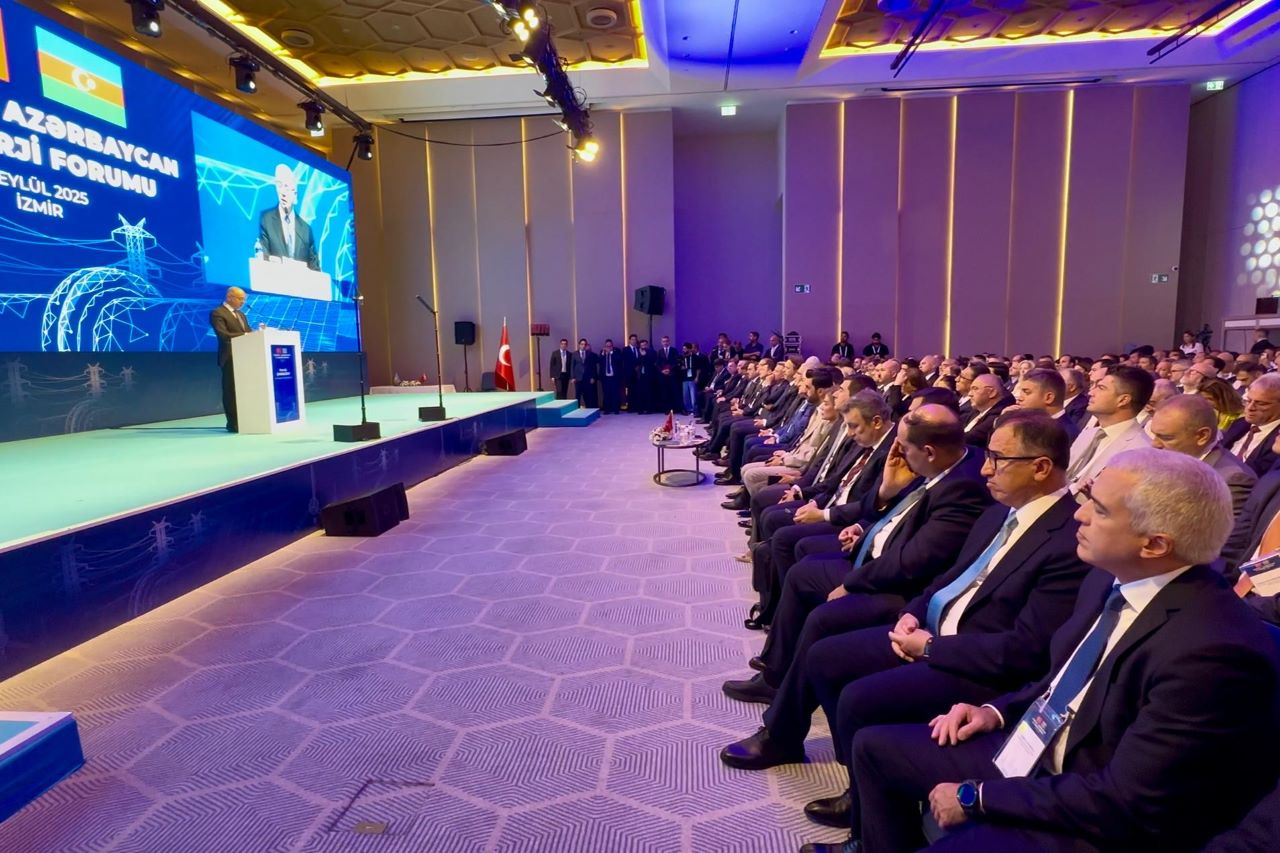 İzmirdə Azərbaycan - Türkiyə IV Enerji Forumu keçirilib (FOTO)