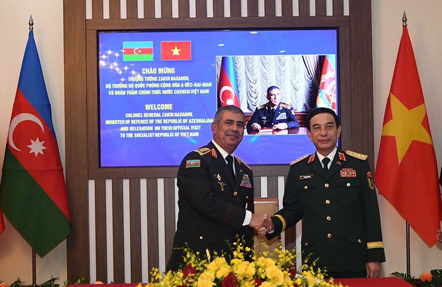 Azərbaycan müdafiə naziri Vyetnamın baş naziri və hərbi rəhbərliyi ilə görüşüb (FOTO)