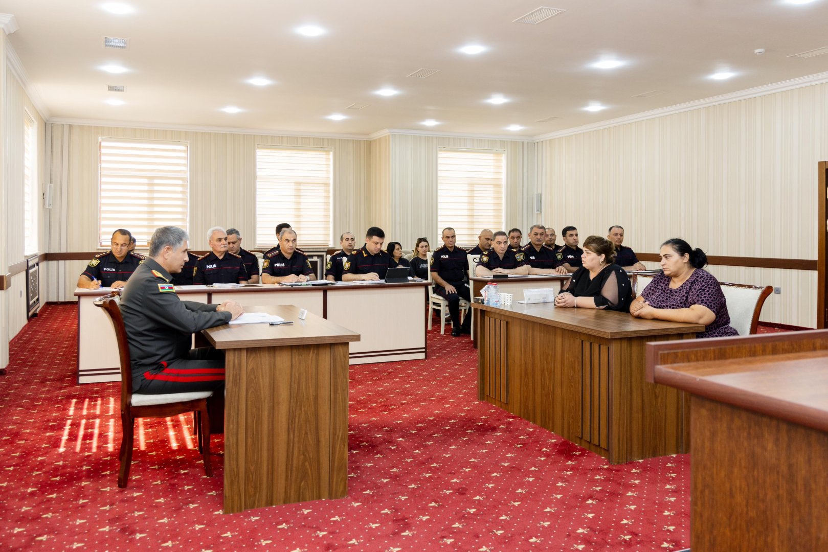 Vilayət Eyvazov Naftalanda vətəndaşların müraciətlərini dinlədi və sıra baxışı keçirdi (FOTO)