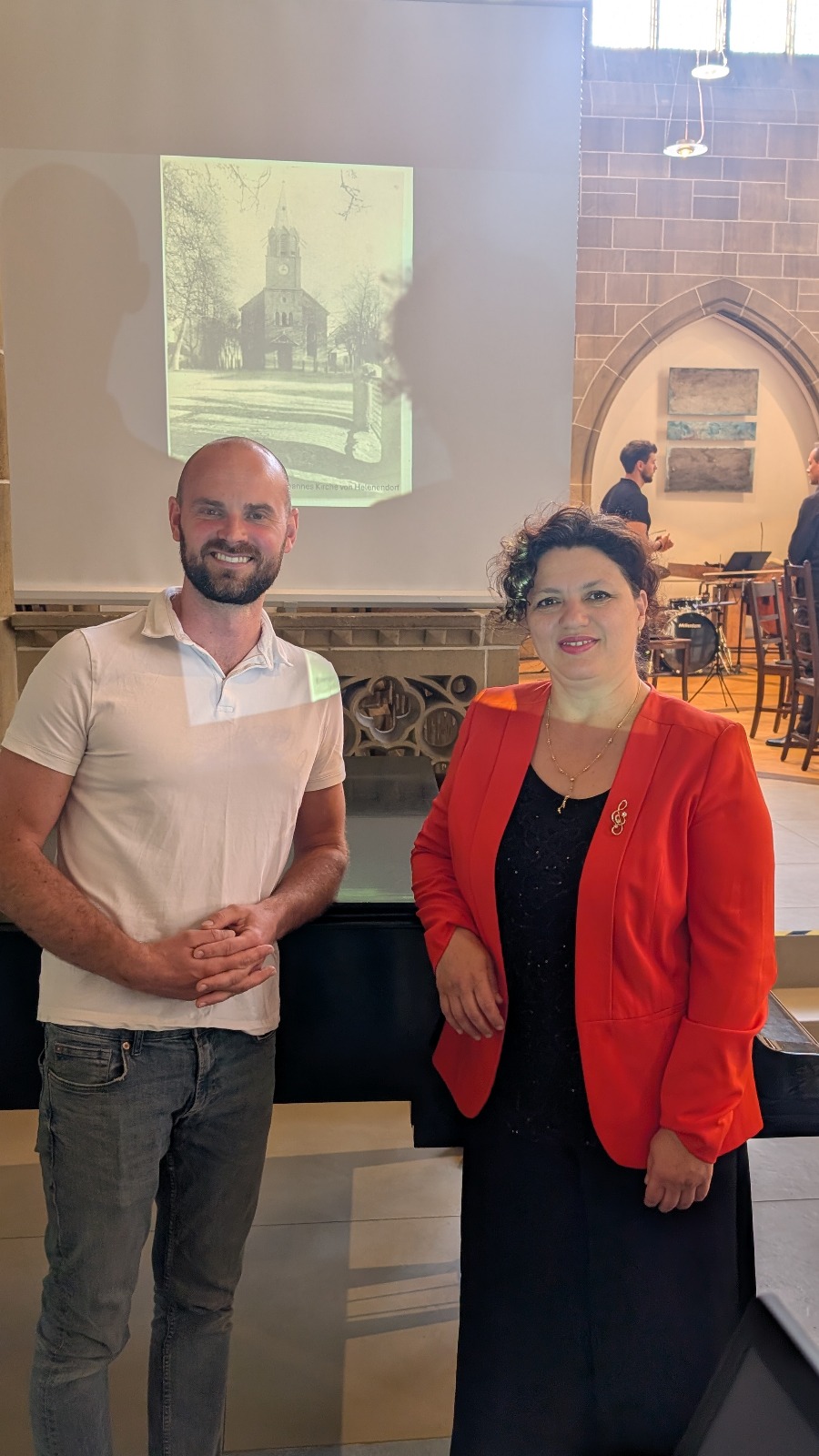 İki mədəniyyəti birləşdirən tarixi əsər - “Heinrix və Leyla” (FOTO)