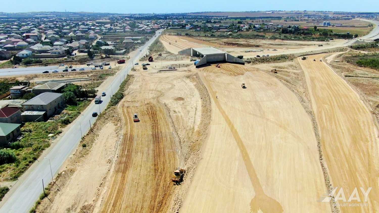 Pirşağı–Novxanı–Xırdalan–M4 avtomobil yolunun tikintisi davam edir (FOTO/VİDEO)