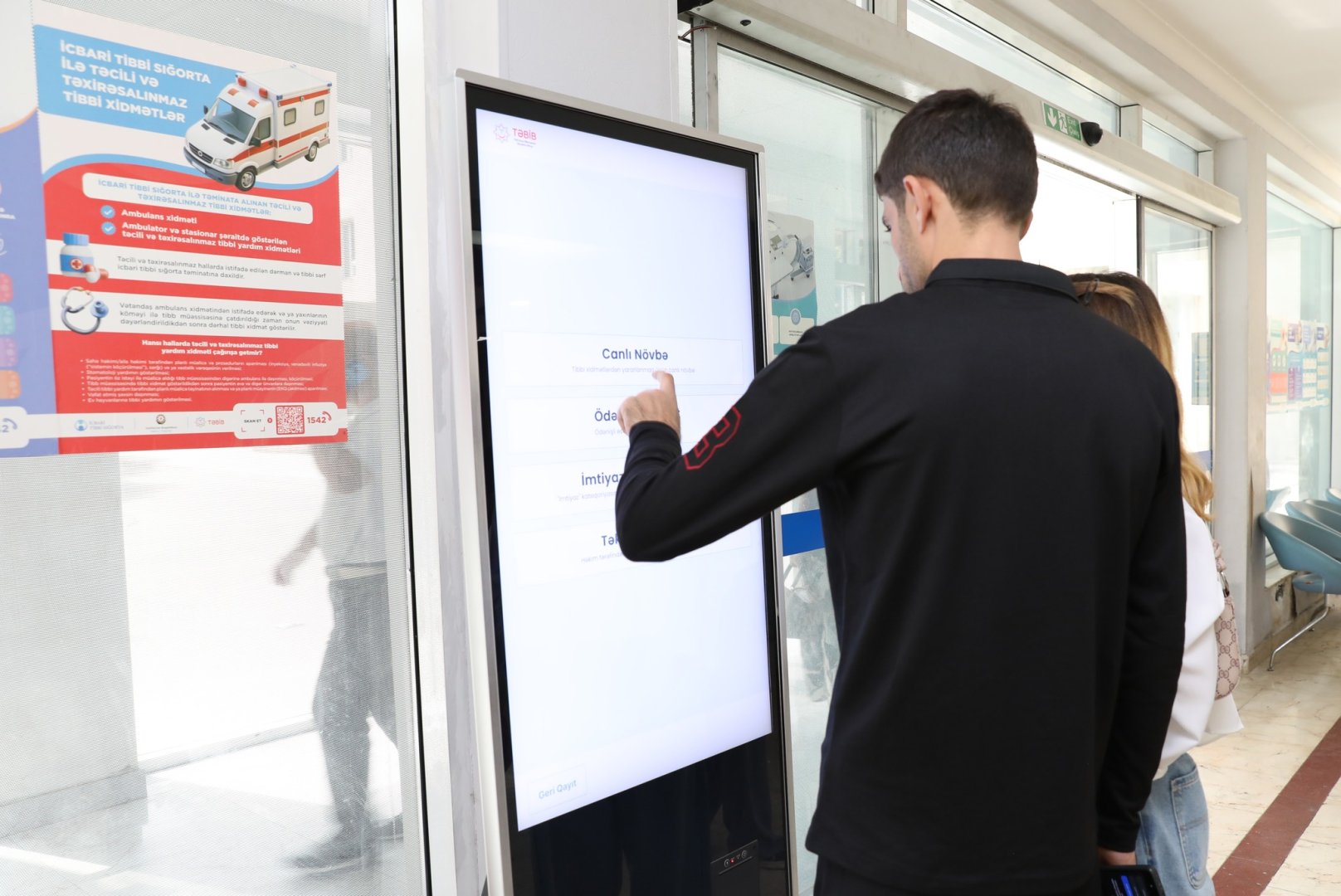 Kliniki Tibbi Mərkəzdə elektron növbə sistemi istifadəyə verilib