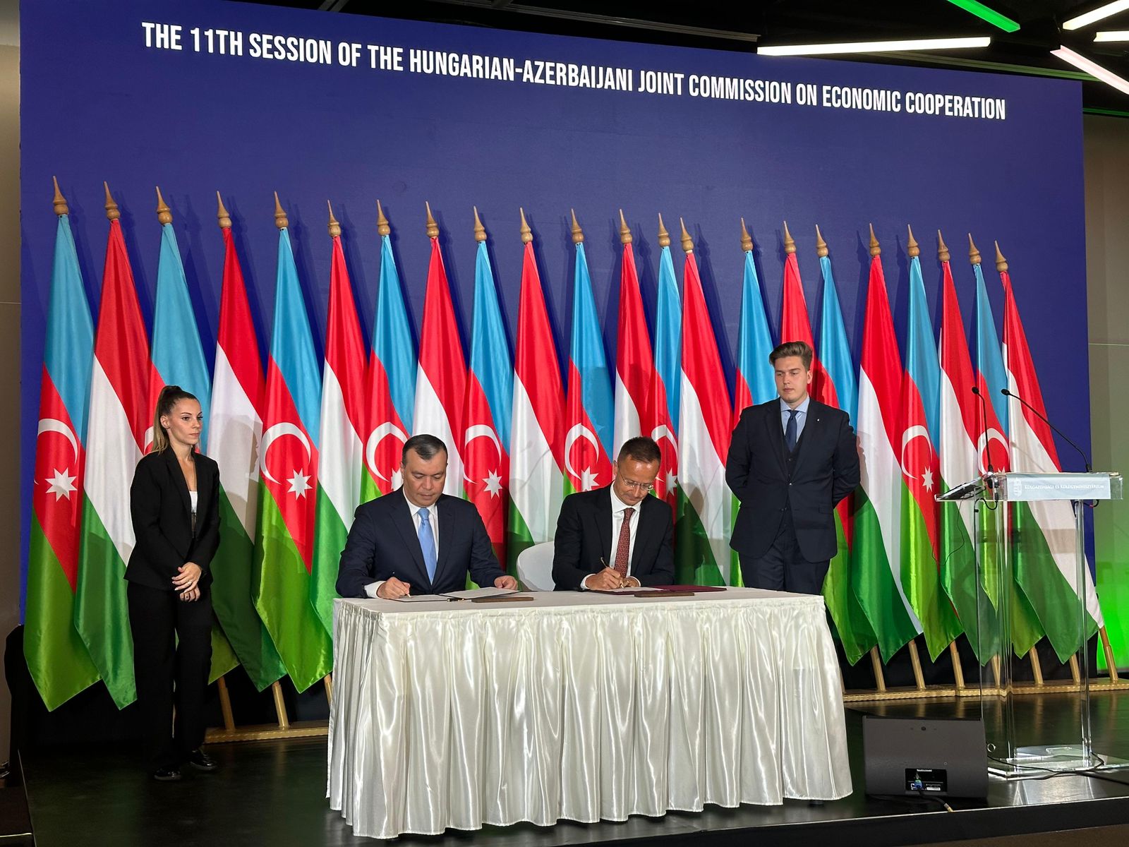 Azərbaycan və Macarıstan Hökumətləri arasında Birgə Komissiyanın XI iclası keçirilib (FOTO)