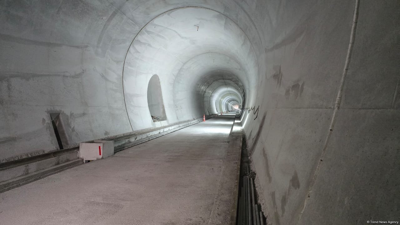 Horadiz-Ağbənd dəmir yolu vasitəsilə Araz İqtisadi Zonası Sənaye Parkına yüklərin daşınmasına başlanılıb (FOTO)