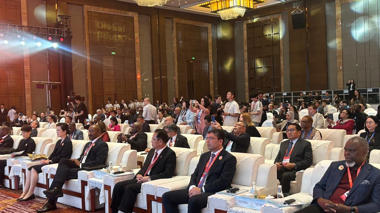 Azərbaycan nümayəndə heyəti Çində keçirilən Qlobal Cənub Media və Beyin Mərkəzləri Forumunda iştirak edir (FOTO)