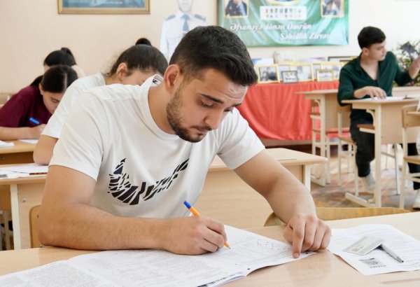 Azərbaycanda ekstern imtahanları keçirildi
