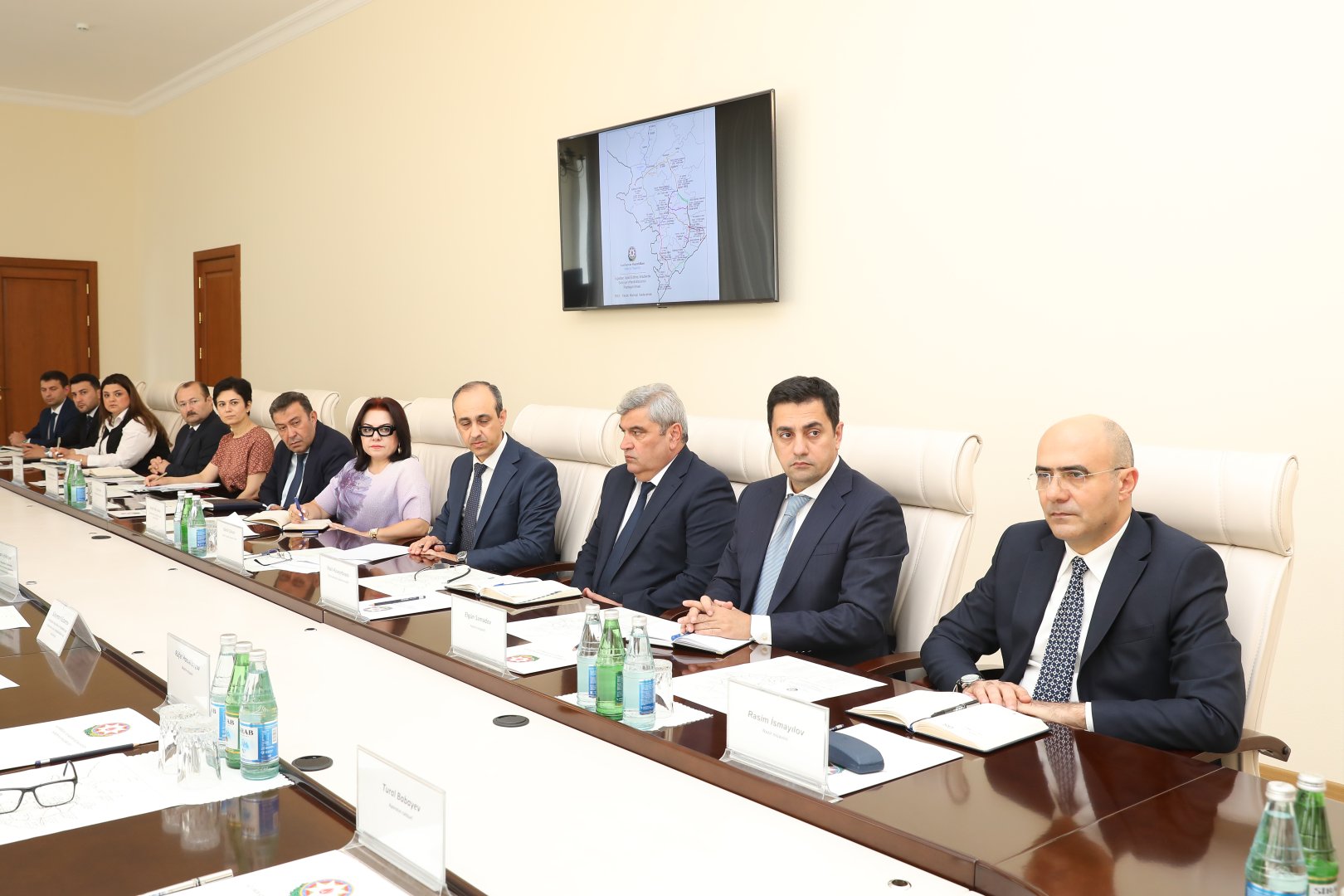 Səhiyyə Nazirliyində “İşğaldan azad edilmiş ərazilərdə tibbi xidmətin təşkili” ilə bağlı İşçi qrupunun ilk iclası keçirilib (FOTO)