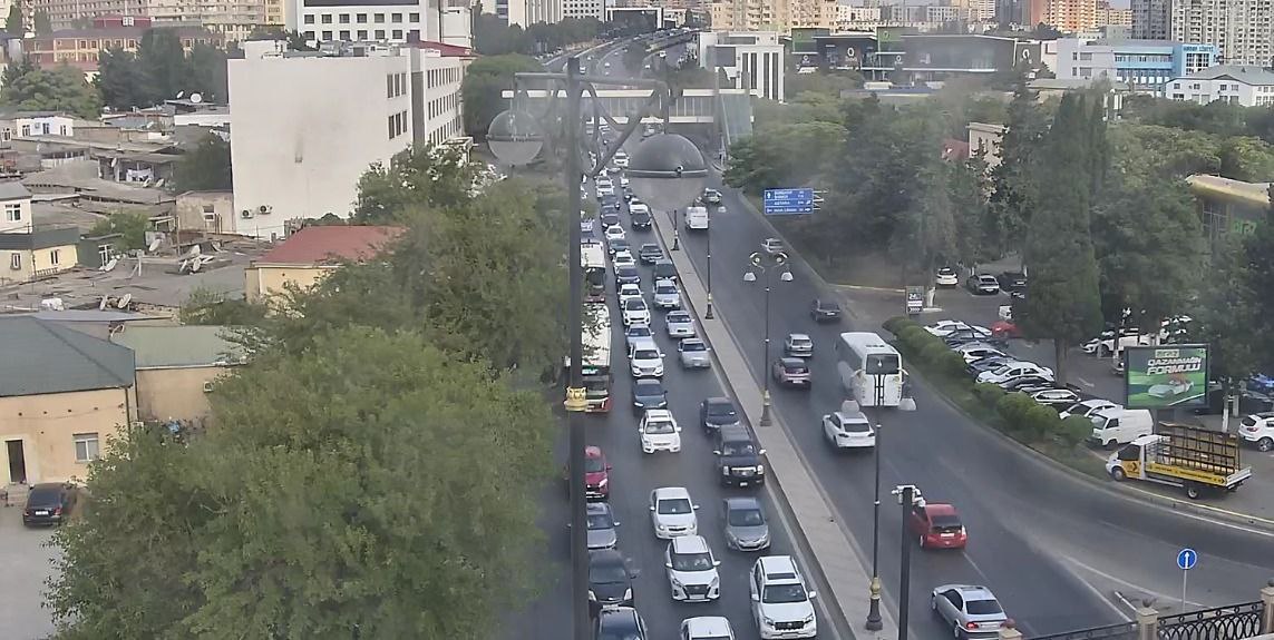 Sürücülərin NƏZƏRİNƏ: Bakıda bu yollarda sıxlıq var - SİYAHI (FOTO)