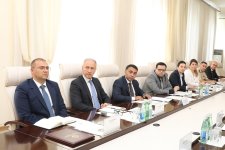 Səhiyyə Nazirliyində “İşğaldan azad edilmiş ərazilərdə tibbi xidmətin təşkili” ilə bağlı İşçi qrupunun ilk iclası keçirilib (FOTO)