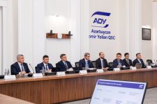 ADY-də ABŞ-nin biznes nümayəndə heyəti ilə görüş keçirilib (FOTO)