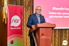 “Nar” ilin ən uğurlu abituriyentlərini mükafatlandırdı (FOTO)