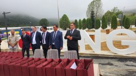 Vəngli kəndinə köçürülən ailələrə yaşayış evlərinin açarları təqdim edilib (FOTO) (YENİLƏNİB)
