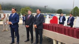 Vəngli kəndinə köçürülən ailələrə yaşayış evlərinin açarları təqdim edilib (FOTO) (YENİLƏNİB)