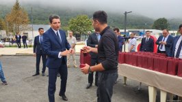 Vəngli kəndinə köçürülən ailələrə yaşayış evlərinin açarları təqdim edilib (FOTO) (YENİLƏNİB)